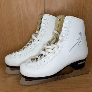 Bladerunner Solstice Women's Figure Ice Skates Size 6 FAIR